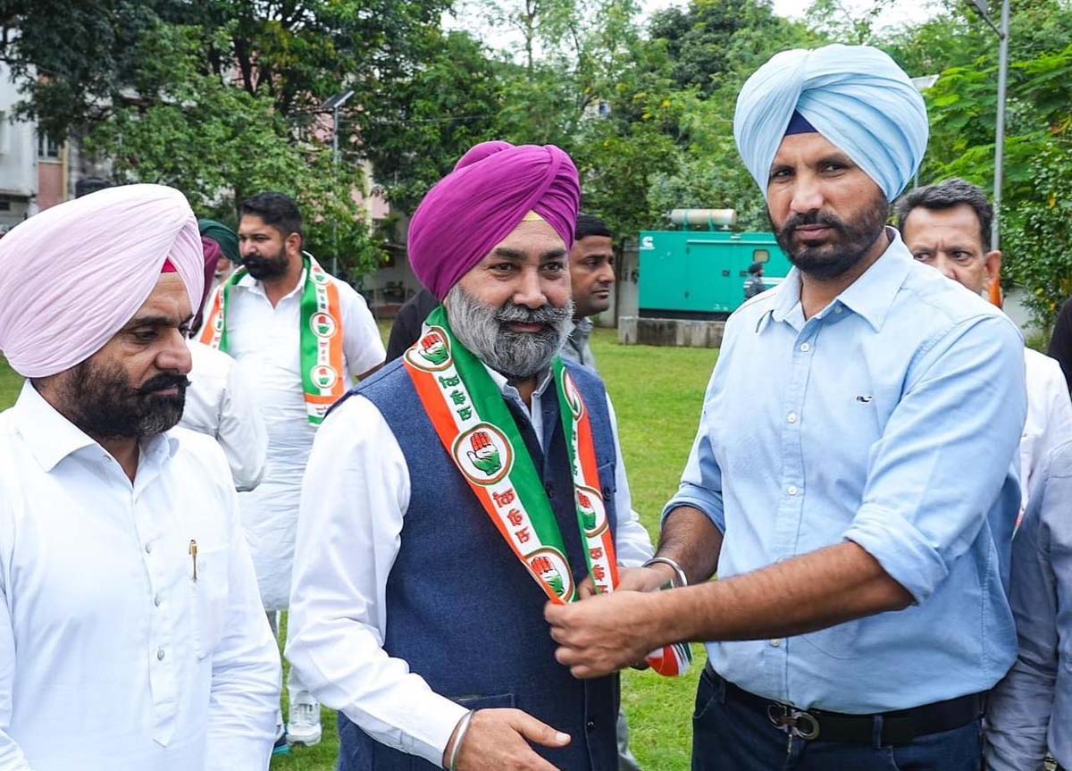 Deputy Mayor Kuljit Singh Bedi returned home to Congress, State President Raja Vading formally joined.